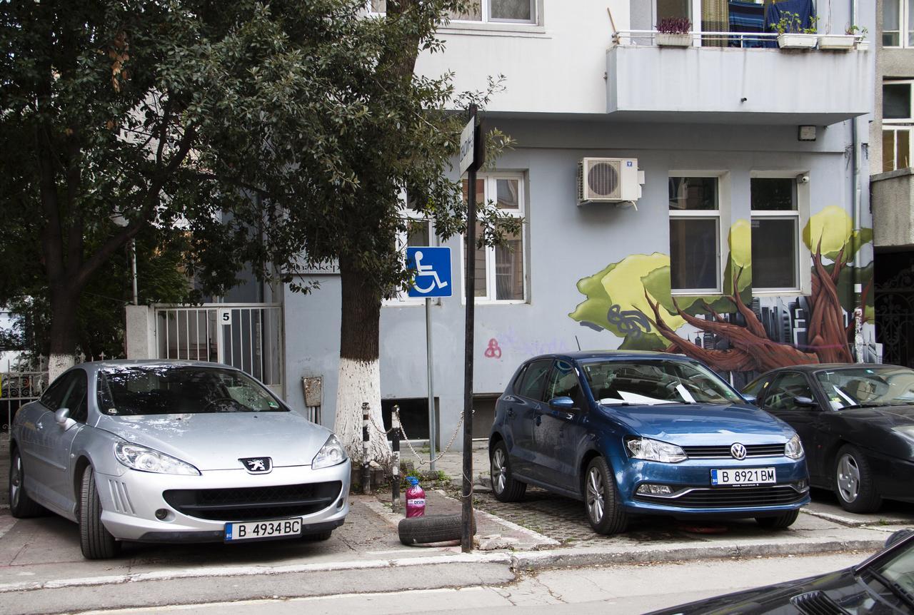 Gagarin House Hostel Varna Exterior photo